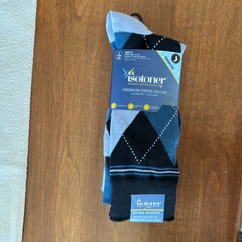 Men’s Isotoner Premium Dress Socks